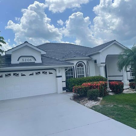 Villa Free Heatedpool On Sailboataccesscanal Boat Lift à Cape Coral Extérieur photo