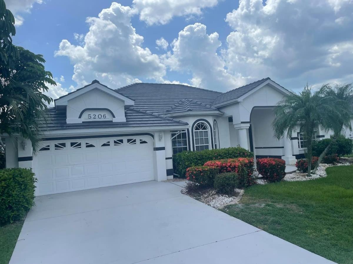 Villa Free Heatedpool On Sailboataccesscanal Boat Lift à Cape Coral Extérieur photo